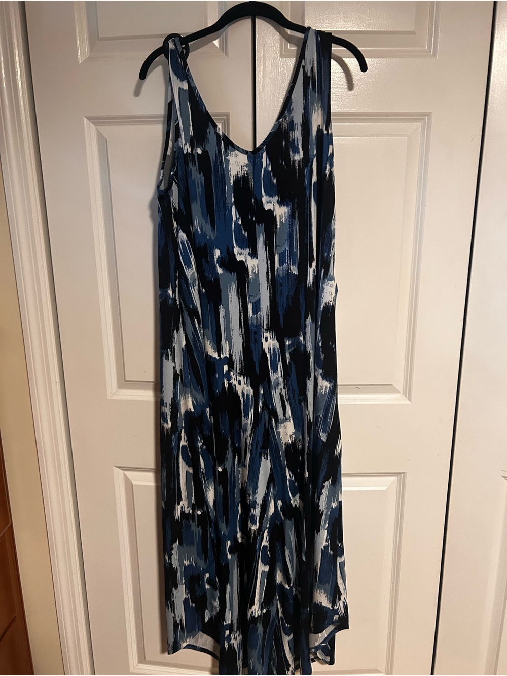 Sami & Jo Blue, Black & White Printed V-Neck wide leg jumper - Picture 6 of 7